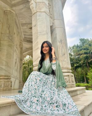 Kairavi Dayal Instagram - 🌻📒✨💛🎗️
#explorepage #explore