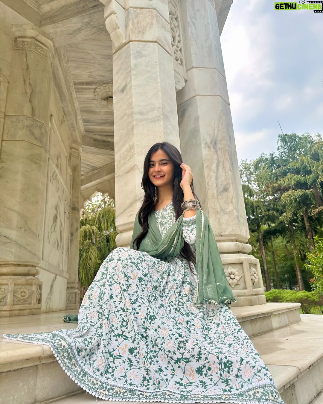 Kairavi Dayal - 17.4K Likes - 🌻📒✨💛🎗️

#explorepage #explore