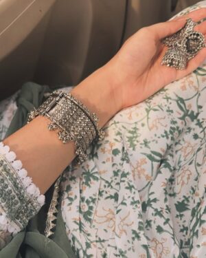Kairavi Dayal Instagram - 🌻📒✨💛🎗️
#explorepage #explore