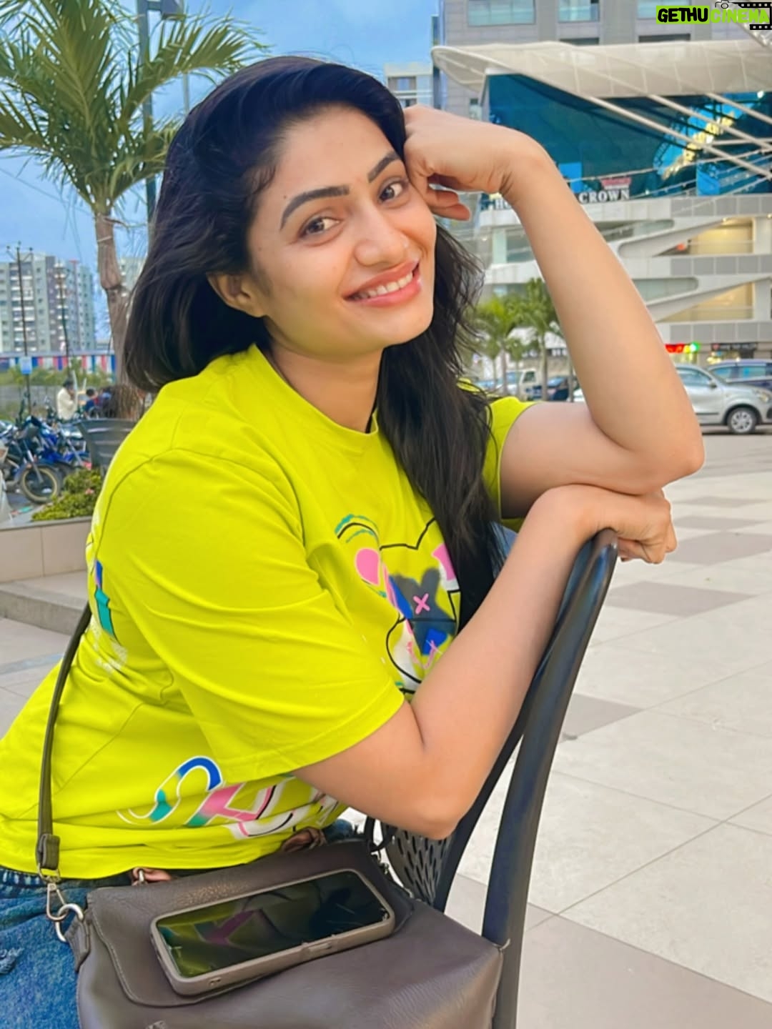 Kajal Gouswami - 705 Likes - 💚💚💚