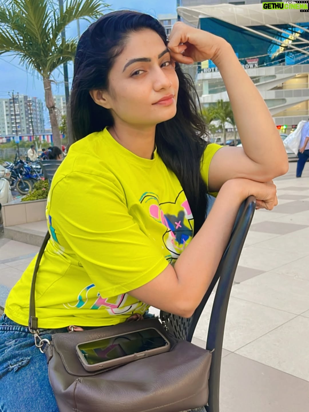Kajal Gouswami - 705 Likes - 💚💚💚