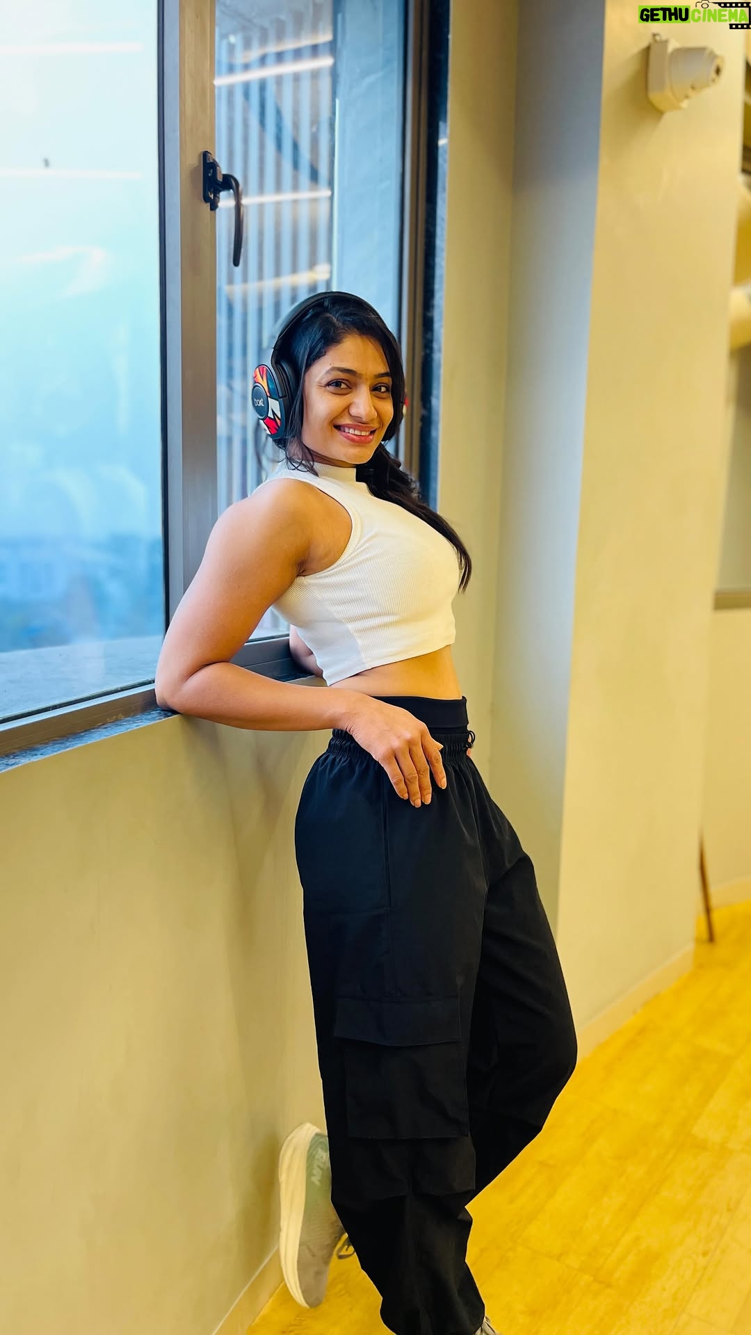 Kajal Gouswami - 597 Likes - 🤍🖤🤍