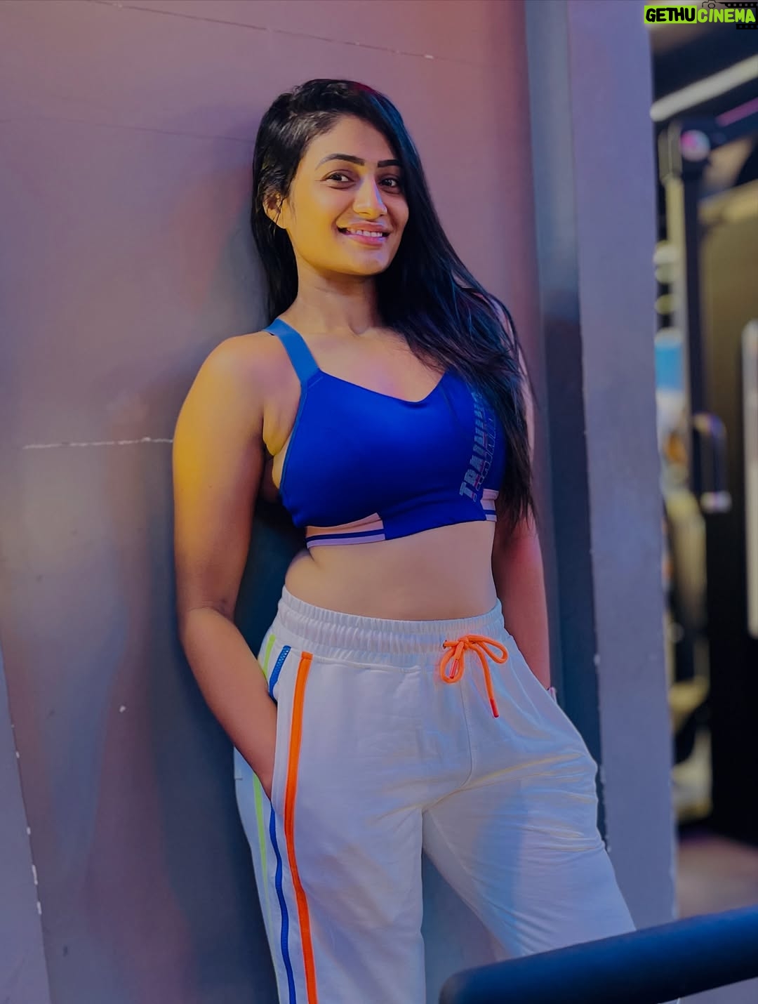 Kajal Gouswami - 583 Likes - 💙🤍💙