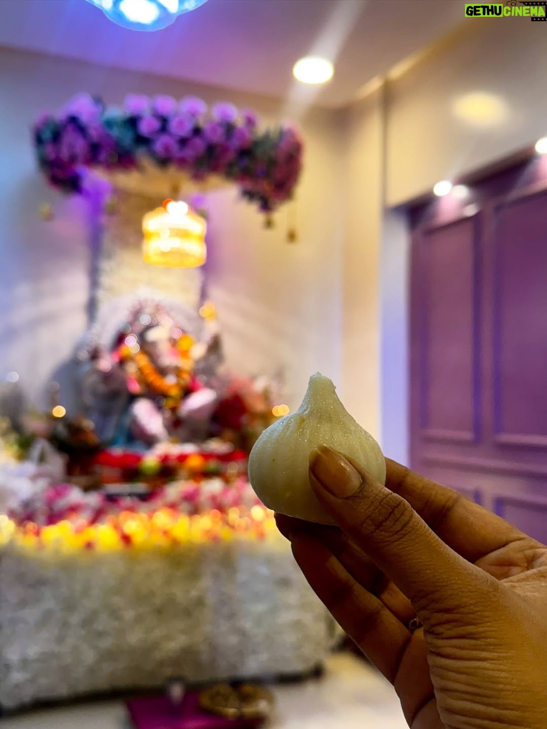 Kajalvp - 4.6K Likes - These 10 days with Bappa have been nothing less then magical ✨
From pandal darshans to friends’ house darshans, and the warmest celebrations at Doll & Somya’s home where for the past 5 years I’ve never felt like a guest, only family 🫶🏼❤️