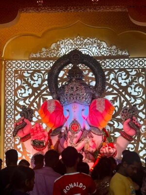 Kajalvp Instagram - These 10 days with Bappa have been nothing less then magical āØ
From pandal darshans to friendsā house darshans, and the warmest celebrations at Doll & Somyaās home where for the past 5 years Iāve never felt like a guest, only family š«¶š¼ā¤ļø