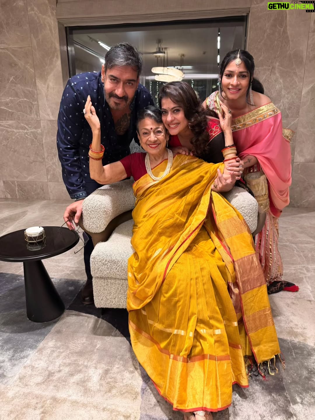Kajol - 1.3 Million Likes - Life is a cycle. Day before was Diwali and was the beginning of something and the end of something else. All we can say is that life is all about family and all about love. Om shanti shanti to one and all🙏
#HappyNewYear