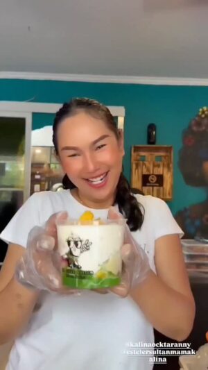 Kalina Ocktaranny Instagram - Cari di google dimana @emcafe.id
Karena @estelersultanmamakalina ada disana, buka setiap hari..
Jam 11:00 - 19:00
Jangan sampai kehabisan 🍧
❤️K