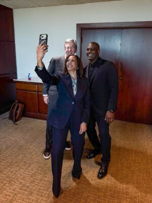 Kamala Harris Instagram - It’s always great to be with @michael_s_regan and North Carolina’s next senator, @roycoopernc.