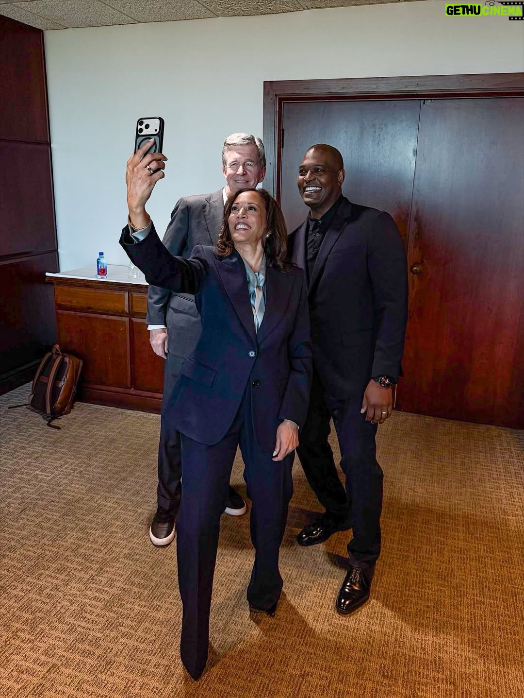 Kamala Harris - 220.3K Likes - It’s always great to be with @michael_s_regan and North Carolina’s next senator, @roycoopernc.