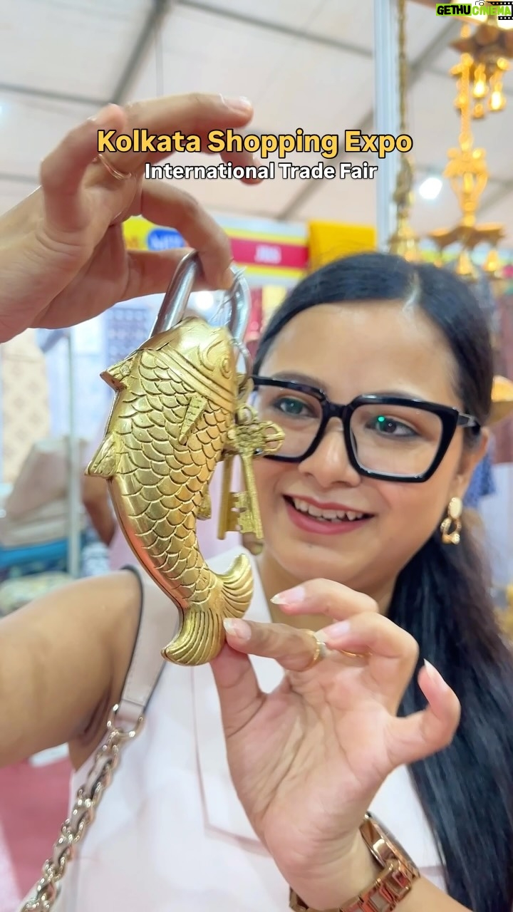 Kamalika Dey - 31.2K Likes - Kolkata se start hoye gache Shopping Expo 😍 International Trade Fair. @the_haat_india 
Location: EDF, Taltala ground, near South City Mall