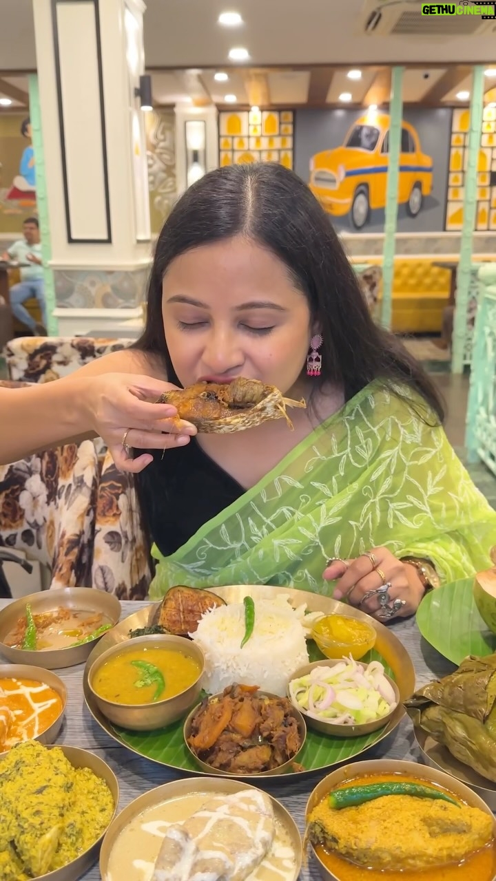 Kamalika Dey - 41.7K Likes - Ilish Utsav 😍😍 
We tried Daab Ilish, Kochupata die ilish bhapa, Ilish quorma, sorshe ilish.

New market kasturi 8334922221
Doverlane kasturi
8334922227
Ballygunge kasturi
833492222
Asansol kasturi
8293373543
Jessore road kasturi
8334922224
Behala kasturi
7439672205
Chinarpark kasturi
8389873583
Barasat kasturi
9748990711
Barrackpore kaasturi
6290219862
Sodepur kasturi
7439959258
Garia kasturi
8910476385
Hatibagan kasturi
8240831627
Siliguri kasturi 
8584048860