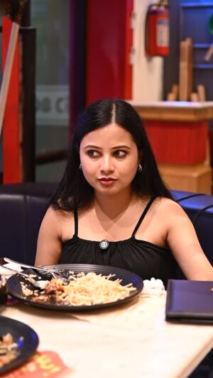 Kamalika Dey Instagram - Tomader o ki Pocket khali? š
#funny #viral #comedy