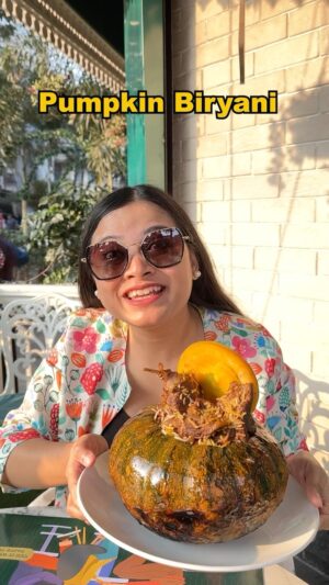 Kamalika Dey Instagram - Pumpkin Biryani k k khete chao? Tag your friends šš¤Ŗ
Location: @bonnefemmekolkata ,Gariahat, Kolkata
Viral and Unique Biryani of Kolkata.
#viral #viralreels #reelitfeelit #biriyani #mutton #biryani