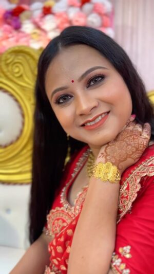 Kamalika Dey Instagram - Single girl in Red saree, proceed with caution ā ļø (and a Ring Maybe? š)