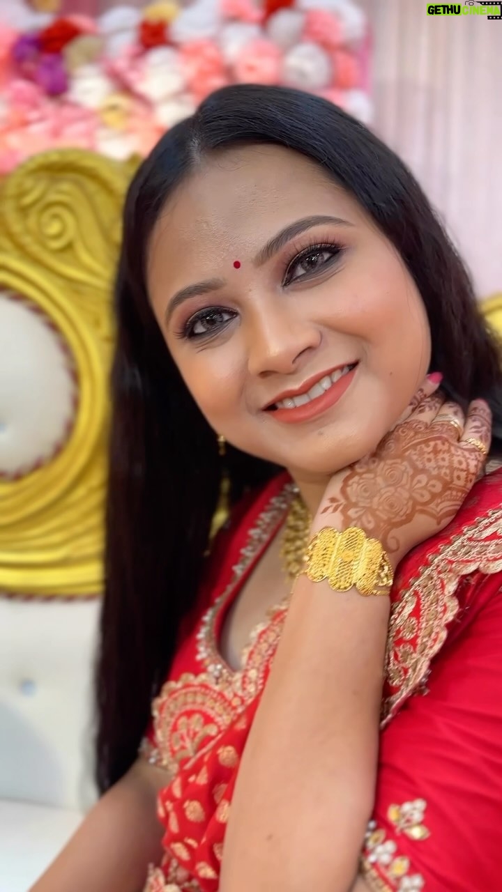 Kamalika Dey - 5K Likes - Single girl in Red saree, proceed with caution ⚠️ (and a Ring Maybe? 😜)