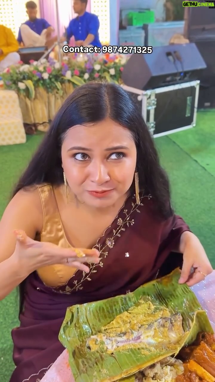 Kamalika Dey - 39.2K Likes - Pabda Paturi khelam Biyebari te eshe 😱 
Ft. @blackdiamondcaterer 
Contact: 9874271325
Wearing @goindrilaofficial