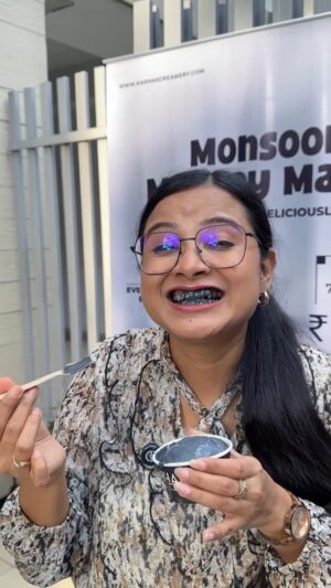 Kamalika Dey Instagram - Black ice cream churi hoye galo? š±
.
Locations : @kahhakcreamery
ā
Dum Dum : 100/5, Jessore Rd, Vivekananda Pally, Bapuji Colony, Satgachi, Kolkata, West Bengal 700074
ā
Lake Road: 44A, Sardar Shankar Rd, Lake Market, Kalighat, Kolkata, West Bengal 700029
ā
Hindustan park : 8/1A, Ground Floor, Golpark, Hindustan Park, Gariahat, Kolkata, West Bengal 700029
#viralreel #funny #viral