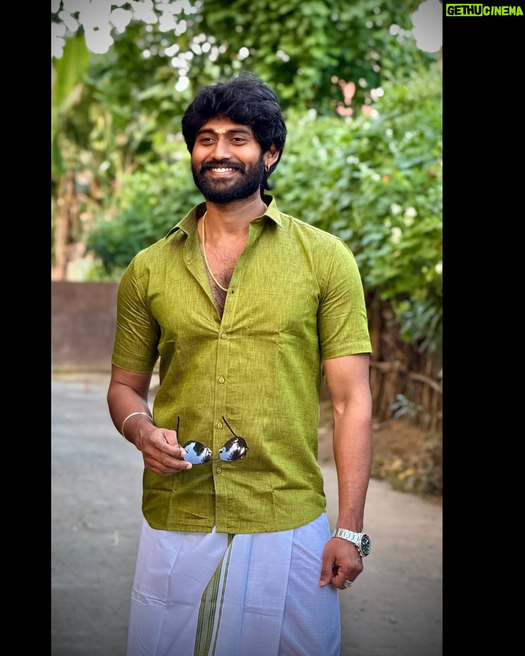 Kamarudin K - 53.3K Likes - Happy Pongal to my Anbu Nanbargal & (mine) Ennai Vazha vaikkum anbu rasigargal♥️
I will never you down ♥️🔥