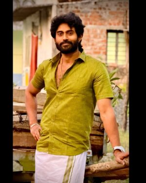 Kamarudin K Instagram - Happy Pongal to my Anbu Nanbargal & (mine) Ennai Vazha vaikkum anbu rasigargal♥️
I will never you down ♥️🔥