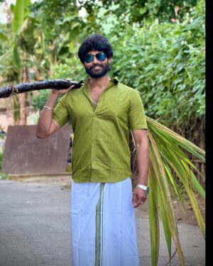 Kamarudin K Instagram - Happy Pongal to my Anbu Nanbargal & (mine) Ennai Vazha vaikkum anbu rasigargal♥️
I will never you down ♥️🔥