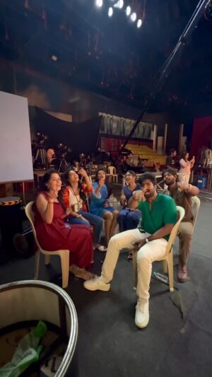 Kamarudin K Instagram - Unplanned n Unplugged!🥳
.
Watch us at Sound Party show at 3.30pm Today! @vijaytelevision
.
Thanks team and @djblackchennai for putting up with us😁
.
#mahanathi#soundparty#vijaytelevision