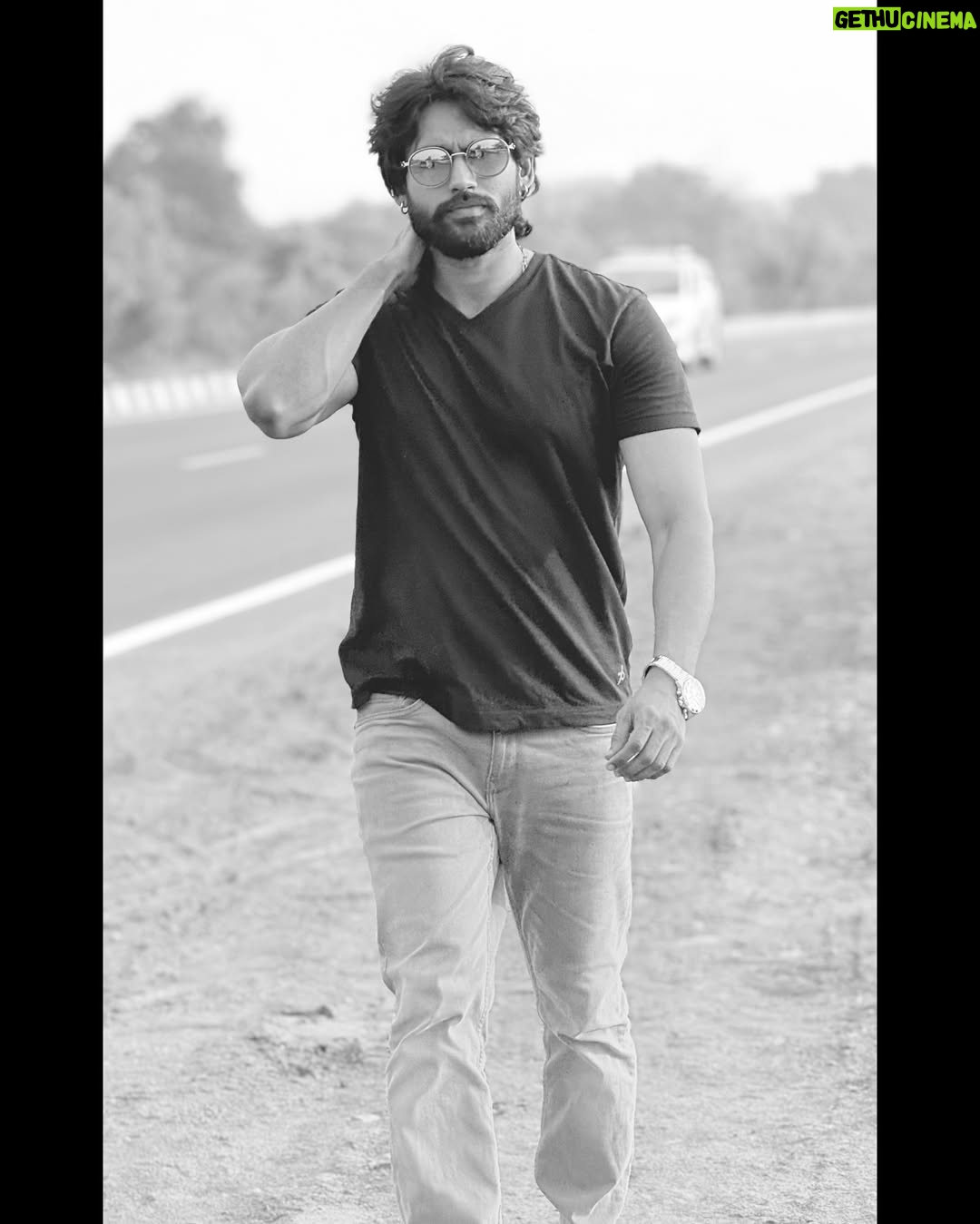 Kamarudin K - 14.5K Likes - On my Way? 🖤

#vijaytelevision #mahanadhikumaran #vijaytv #tamil #biggboss #biggbosstamil #vijaytvserial #supersinger #tamilcinema #thalapathy #love #mahanadhiserialvijaytv #vijaytvshow #tamilserial #vijay #trending #tamilactress #kollywood #tamilstatus #chennai ##tamilmemes #instagram #dhanush