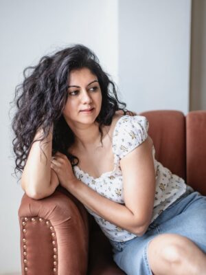 Kamna Jethmalani Instagram - Hello to my Instagram fam ❤️, Have a blessed week ahead 🧿
