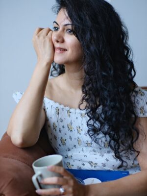 Kamna Jethmalani Instagram - Hello to my Instagram fam ❤️, Have a blessed week ahead 🧿