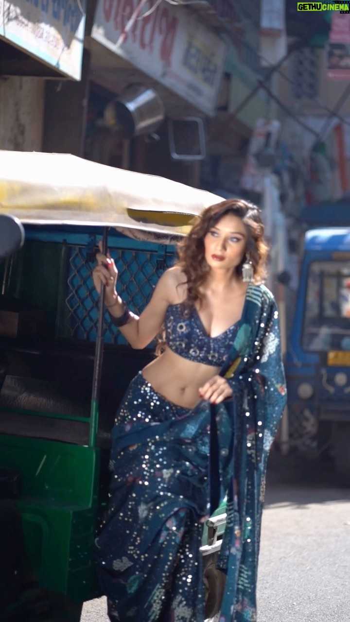 Kamya Vasa - 29.3K Likes - गली में मारे फेरे पास आने को मेरे..💘
BTS !!!💘
- @zarijaipur 
.
.
.
.
.
.
.
.
.
.
.

.
.
.
.
.
.
.
.
.
.
.
.

.
.
.
.
.
.
.
.
#instagram #explore #explorepage #fypage #bts #shoot #saree #instagood #behindthescenes #lotsoflove #blessed