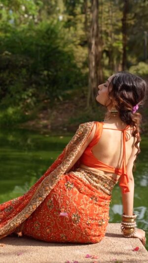 Kamya Vasa Instagram - उन पे वो आना दिल का..🪷
.
📹- @craftingpixelsjp
MUA- @nehallmakwana
.
.
.
.
.
.
.
.
.
.
.
.
.
.
.
.
.
.
.
.
.
.
.
.
.
.
.
.
.
#reels #reelsinstagram #instagram #explore #explorepage #traditional #ethnic #outfits #foryou #fyp #instagood #foryoupage #lotsoflove #blessed