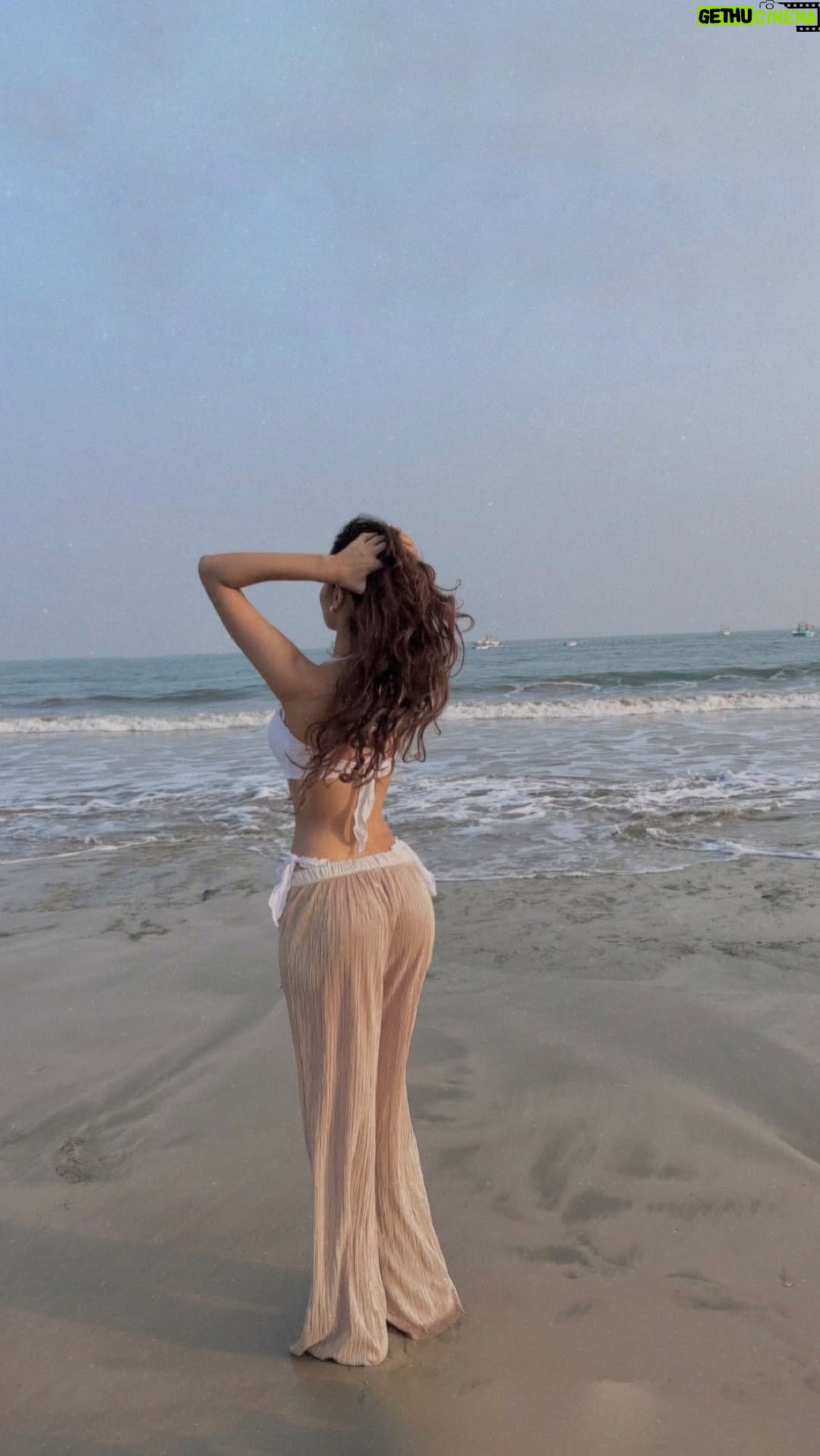 Kamya Vasa - 8.5K Likes - मेरे कोल बचके बचके ⚓️🤍
.
.
.
.
.

.
.
.
.
.
.
.
.
.
.
.

.
.
.
.
.
.
.
.
.
.
.

.
.
.
.
.
.
.
.
.
.
.

#reels #reelsinstagram #beach #sea #instagram #outfit #beachwear #beachbaby #ocean #fit #outfitinspo #white #sand #foryou #fypage #fypシ #instagood #lotsoflove #blessed