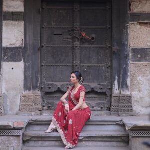 Kamya Vasa Instagram - डरता जहाँ उनसे , वो हमसे डरते..🥀
📷- @mahadev_photography1921
MUA- @nehallmakwana
.
.
.
.
.
.
.
.
.
.
.
.
.
#explore #fyp #blessed