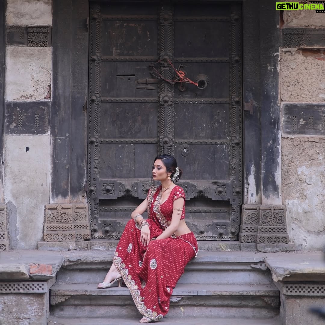 Kamya Vasa - 10.5K Likes - डरता जहाँ उनसे , वो हमसे डरते..🥀

📷- @mahadev_photography1921 
MUA- @nehallmakwana 
.
.
.
.
.
.
.
.
.
.
.
.
.
#explore #fyp #blessed