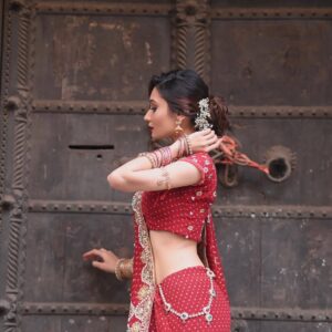 Kamya Vasa Instagram - डरता जहाँ उनसे , वो हमसे डरते..🥀
📷- @mahadev_photography1921
MUA- @nehallmakwana
.
.
.
.
.
.
.
.
.
.
.
.
.
#explore #fyp #blessed