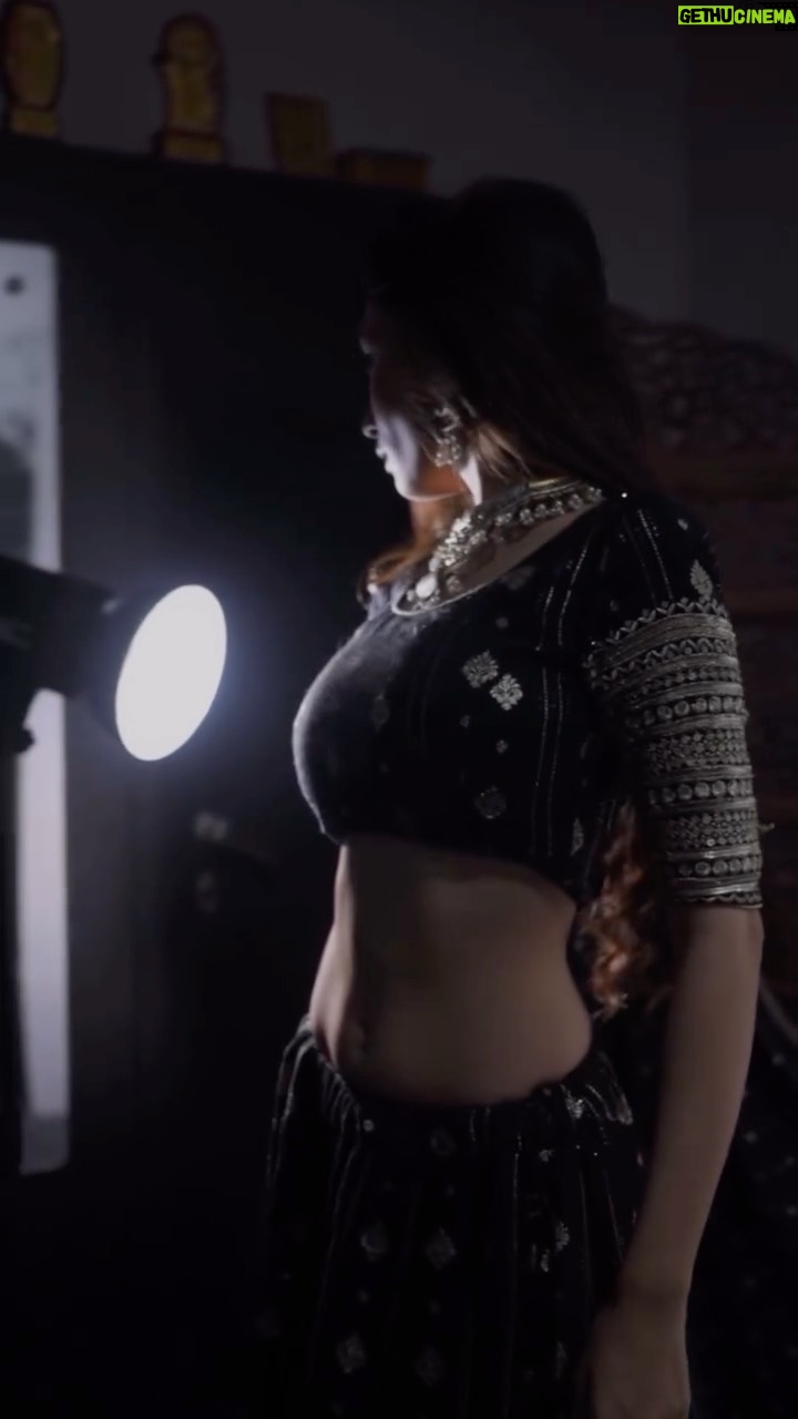 Kamya Vasa - 25.3K Likes - तेरे आने की ख़ुशी में..🖤
BTS🎥 - @mehul_more_photography
MUA - @gayatribridalstudio07 
.
.
.
.
.

.
.
.
.
.
.
.
.
.
.
.
.

.
.
.
.
.
.
.
.
.
.
.
.
.

.
.
.
.
.
.
.
.
.
.
#reels #reelsinstagram #instagram #explore #foryou #fyp #traditional #bts #behindthescenes #ethnic #explorepage #instagood #lotsoflove #blessed