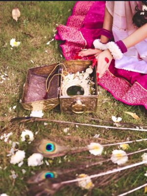 Kamya Vasa Instagram - प्यार है सागर से भी गहरा किसना के संग जिसका...🦚
~ राधे राधे🦚..May Radha’s devotion fill your Navratri with grace, love, and unspoken bliss with @shericircle.garba 🌷
.
.
.
.
.
.
.
.
.
.
.
.
.
.
.
.
#explore #fyp #radhakrishna #lotsoflove