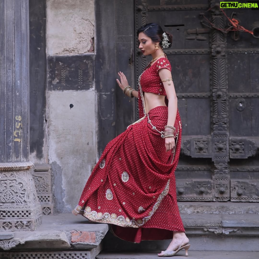Kamya Vasa - 10.5K Likes - डरता जहाँ उनसे , वो हमसे डरते..🥀

📷- @mahadev_photography1921 
MUA- @nehallmakwana 
.
.
.
.
.
.
.
.
.
.
.
.
.
#explore #fyp #blessed