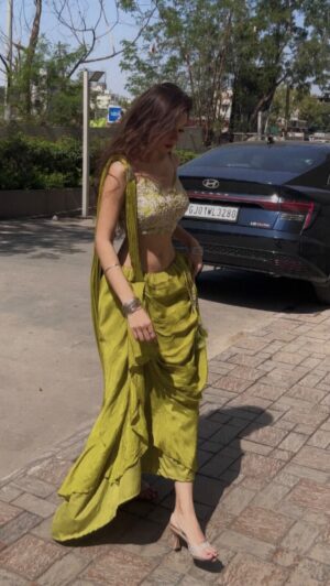 Kamya Vasa Instagram - दिल को..tumse प्यार hua❤️
.
.
.
.
.
.
.
.
.
.
.
.
.
.
.
.
.
.
.
.
.
.
.
.
.
.
.
.
.
.
.
.
.
.
.
.
.
.
.
.
.
.
#reels #reelsinstagram #instagram #outfit #traditional #ethnic #weddings #fit #ethnicwear #explore #explorepage #foryou #fyp #rhtdm #song #lotsoflove #blessed