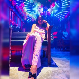Kanak Gupta Instagram - Birthday glow ✨ @kanakgupta22 ❤️

#explore #photo #photoinstagram #reelitfeelit #instagood #insta #instaphoto #foryou #less #leesmore #foryou