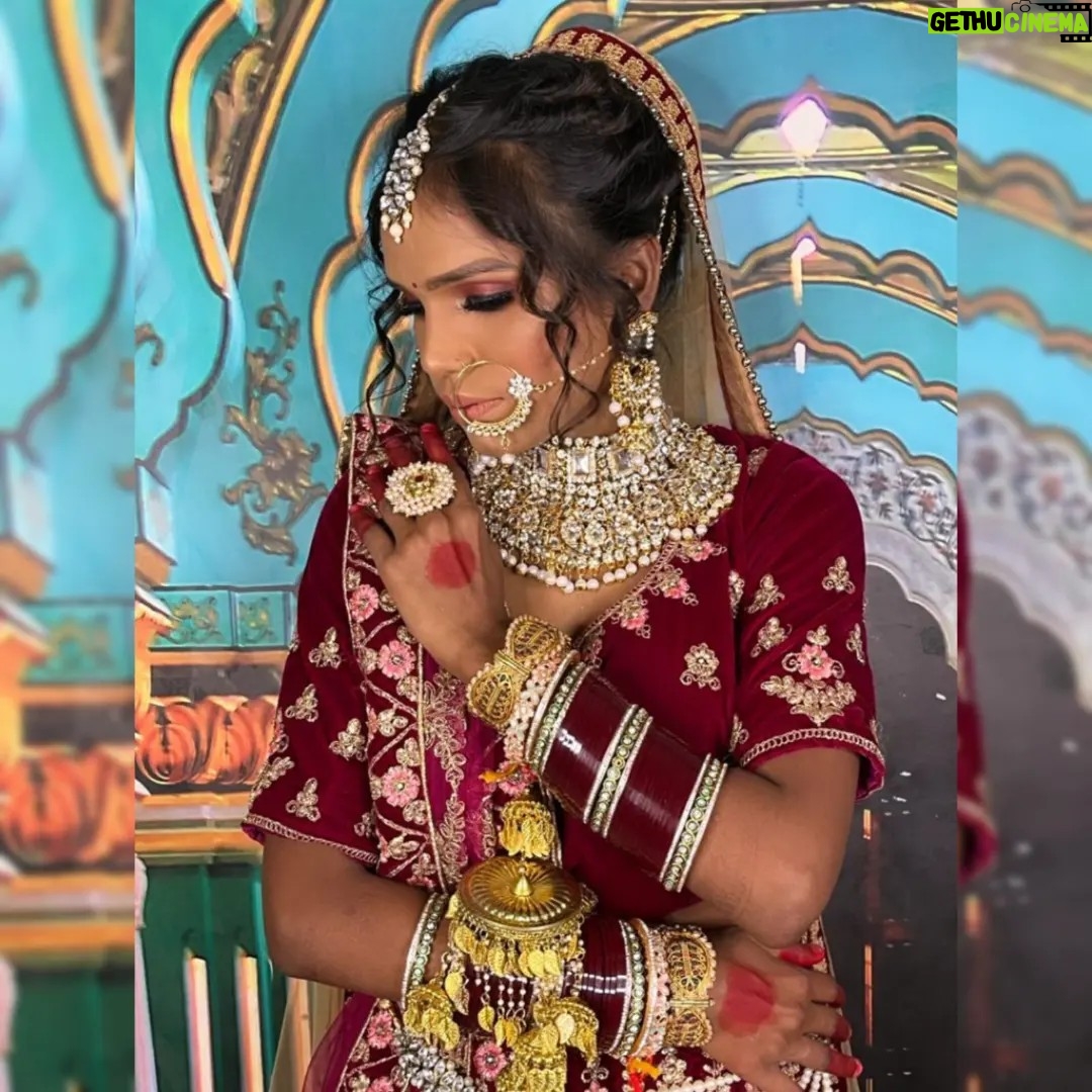 Kanak Gupta - 3 Likes - @kanakgupta22 

Make up by:- @soniyamakeover__hairstyle

#less #instagood #instagaram #photoshoot #photo