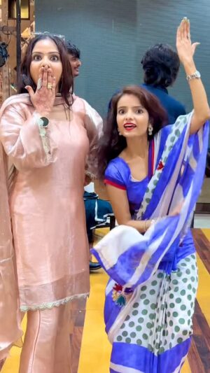Kanchan Patwa Instagram - डॉक्टर ते मन्ने के लेना घना लंबा थर्मामीटर था🌡️💙
@kanchan_patwa @kanchanpatwa2025 W/ @kavitaqueen098