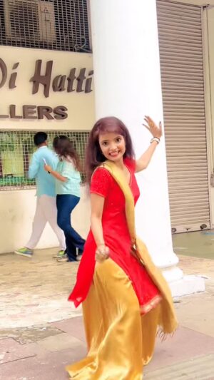 Kanchan Patwa Instagram - Tere dhunge jalebi si taare 🤩❤️
@kanchan_patwa @kanchanpatwa2025