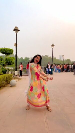 Kanchan Patwa Instagram - Mere piche jamana sara 😂🤌❤️
@kanchan_patwa @kanchanpatwa2025