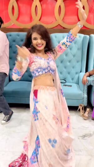 Kanchan Patwa Instagram - Kamar lachili 🌶️🥵💃pichhe dekho 🤣😅
(Part-2)
@kanchan_patwa @kanchanpatwa2025