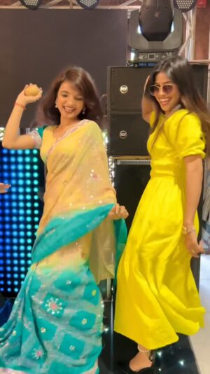 Kanchan Patwa Instagram - Dj pr hi 🥔aalo matar🫛 ki sbji bna dete hm 😂🤣
@kanchan_patwa w/ @kavya_chaudhary6789