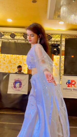 Kanchan Patwa Instagram - Goli mare naina te 🔥🤍
@kanchan_patwa @kanchanpatwa2025
@manish_sonipat_aala @isha_rathi_123 @balisharmaofficial_ @superreelspromotion2024 #superreelspromotion2024
