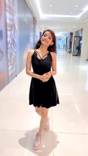 Kanchan Patwa Instagram - Chal jaldi se shadi kare 😘🫶🧿🥰🖤💫 @kanchan_patwa @kanchanpatwa2025