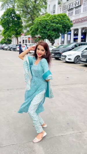 Kanchan Patwa Instagram - Main tujhse aise milu teri jaan ban jaun 🥰🫶💃🫂😍❤️
@kanchan_patwa @kanchanpatwa2025