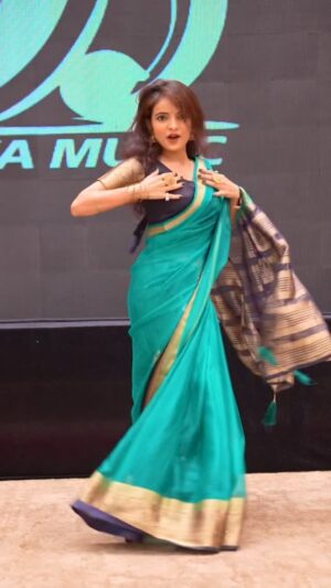 Kanchan Patwa Instagram - छोरा का ध्यान भटक गया मेरा मटकना गांव के खटक गया 🫣💃❤️
@kanchan_patwa @kanchanpatwa2025