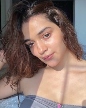 Kanchi Bhansali Instagram - I love clicking selfies